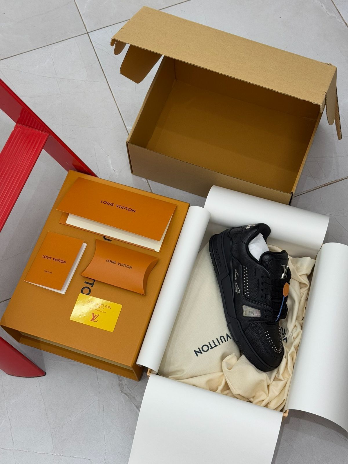 Louis Vuitton Trainer カラー 84-ブラック リベット