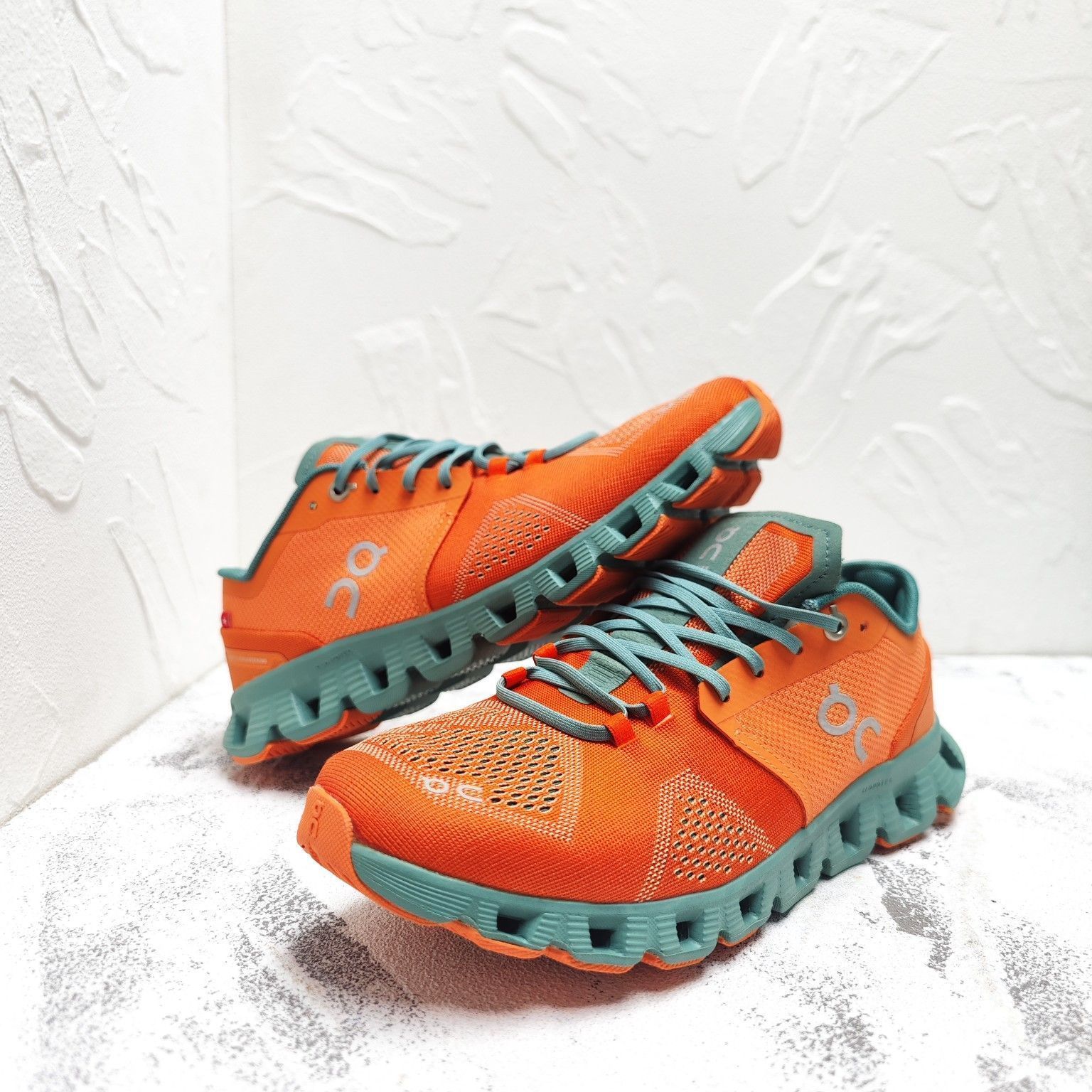 On Cloud X Sneakers オン クラウドX ジョギング スポーツ トレーニング ランニングシューズ メンズ レディース スニーカー タウンユース 新品 未使用 オレンジ