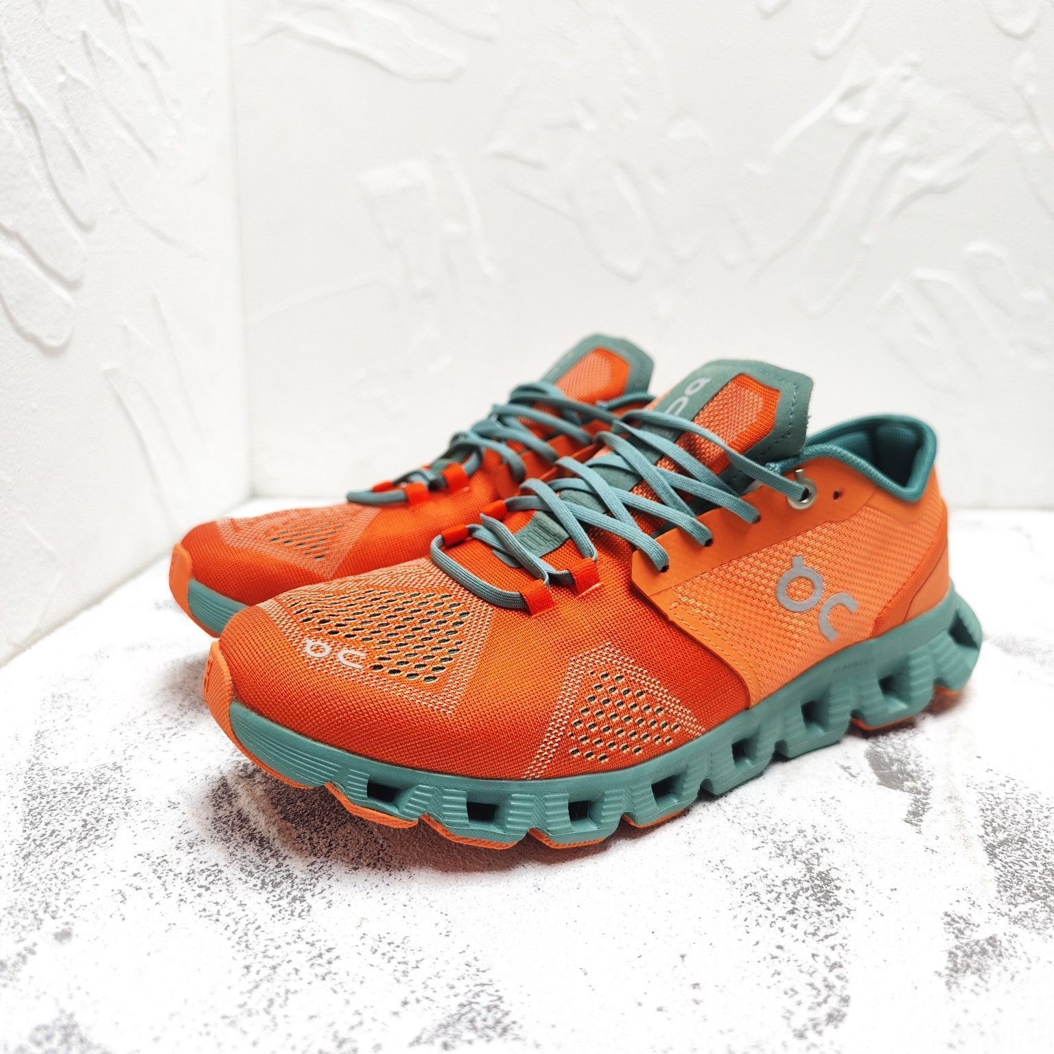 On Cloud X Sneakers オン クラウドX ジョギング スポーツ トレーニング ランニングシューズ メンズ レディース スニーカー タウンユース 新品 未使用 オレンジ