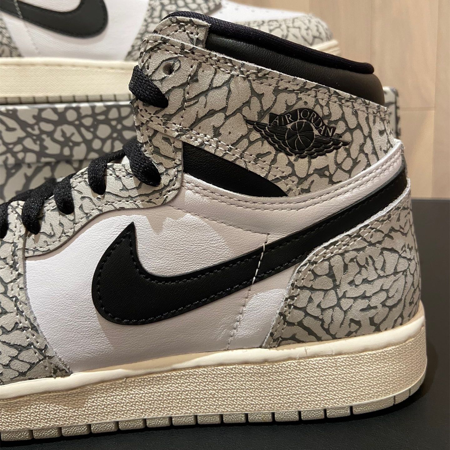 NIKE AIR JORDAN 1 RETRO HIGH OG White Cement ナイキ エア ジョーダン レトロ ハイ スニーカー
