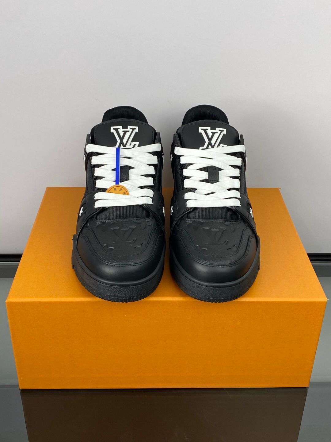 Louis Vuitton trainer 黒のメンズカジュアルスニーカー Louis Vuitton trainer 黒のメンズカジュアルスニーカー