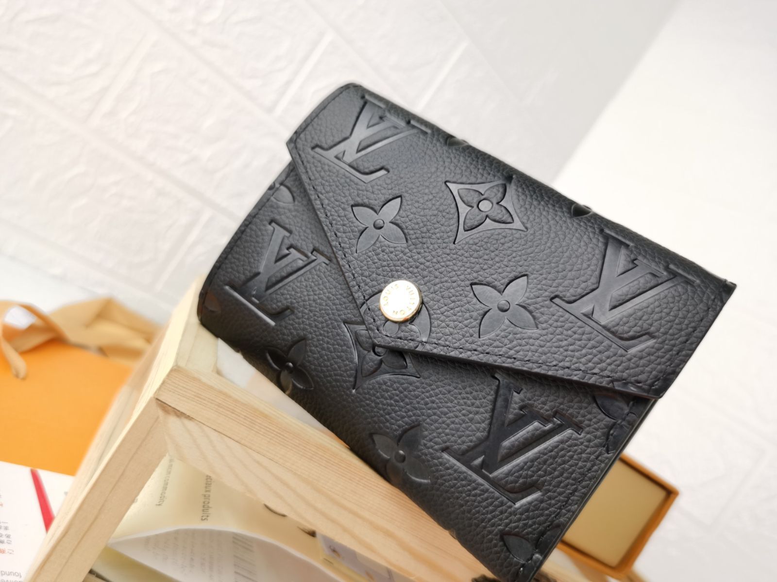 【本日限定特価】ルイ・ヴィトン ダイヤモンドエンボス レザーウォレット 12×2×9cm モノグラムエンプレイントレザー [本日特価|新品未使用品]