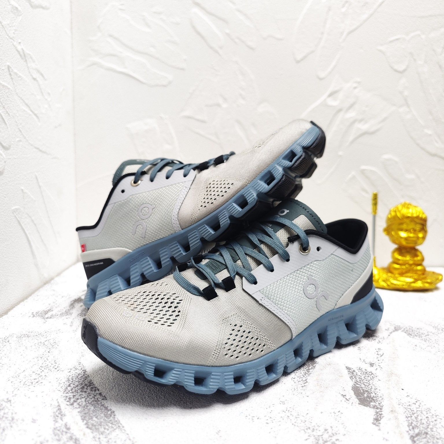 On Cloud X Sneakers オン クラウドX ジョギング スポーツ トレーニング ランニングシューズ メンズ レディース スニーカー タウンユース 新品 未使用 グレー