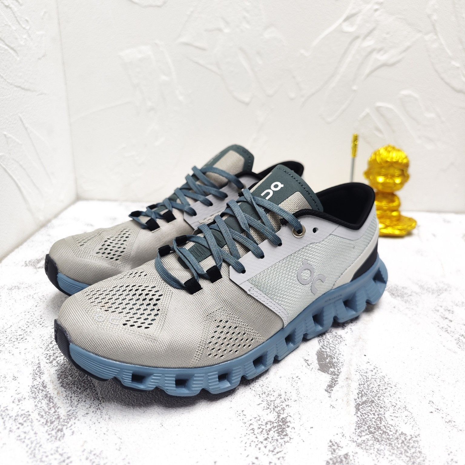 On Cloud X Sneakers オン クラウドX ジョギング スポーツ トレーニング ランニングシューズ メンズ レディース スニーカー タウンユース 新品 未使用 グレー
