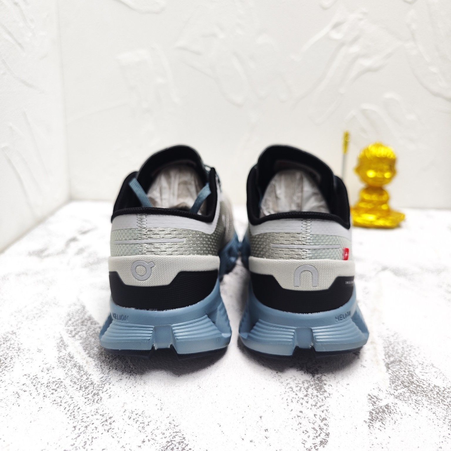 On Cloud X Sneakers オン クラウドX ジョギング スポーツ トレーニング ランニングシューズ メンズ レディース スニーカー タウンユース 新品 未使用 グレー