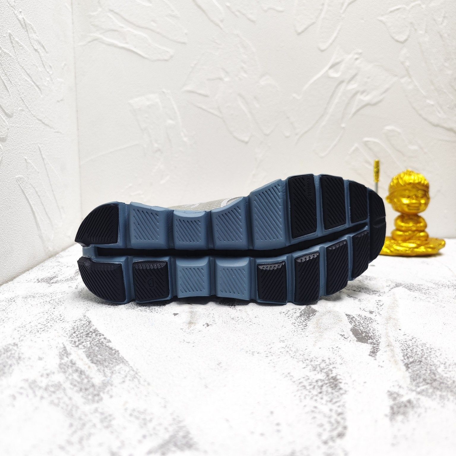 On Cloud X Sneakers オン クラウドX ジョギング スポーツ トレーニング ランニングシューズ メンズ レディース スニーカー タウンユース 新品 未使用 グレー