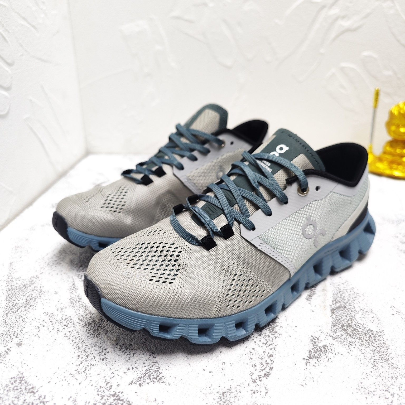 On Cloud X Sneakers オン クラウドX ジョギング スポーツ トレーニング ランニングシューズ メンズ レディース スニーカー タウンユース 新品 未使用 グレー