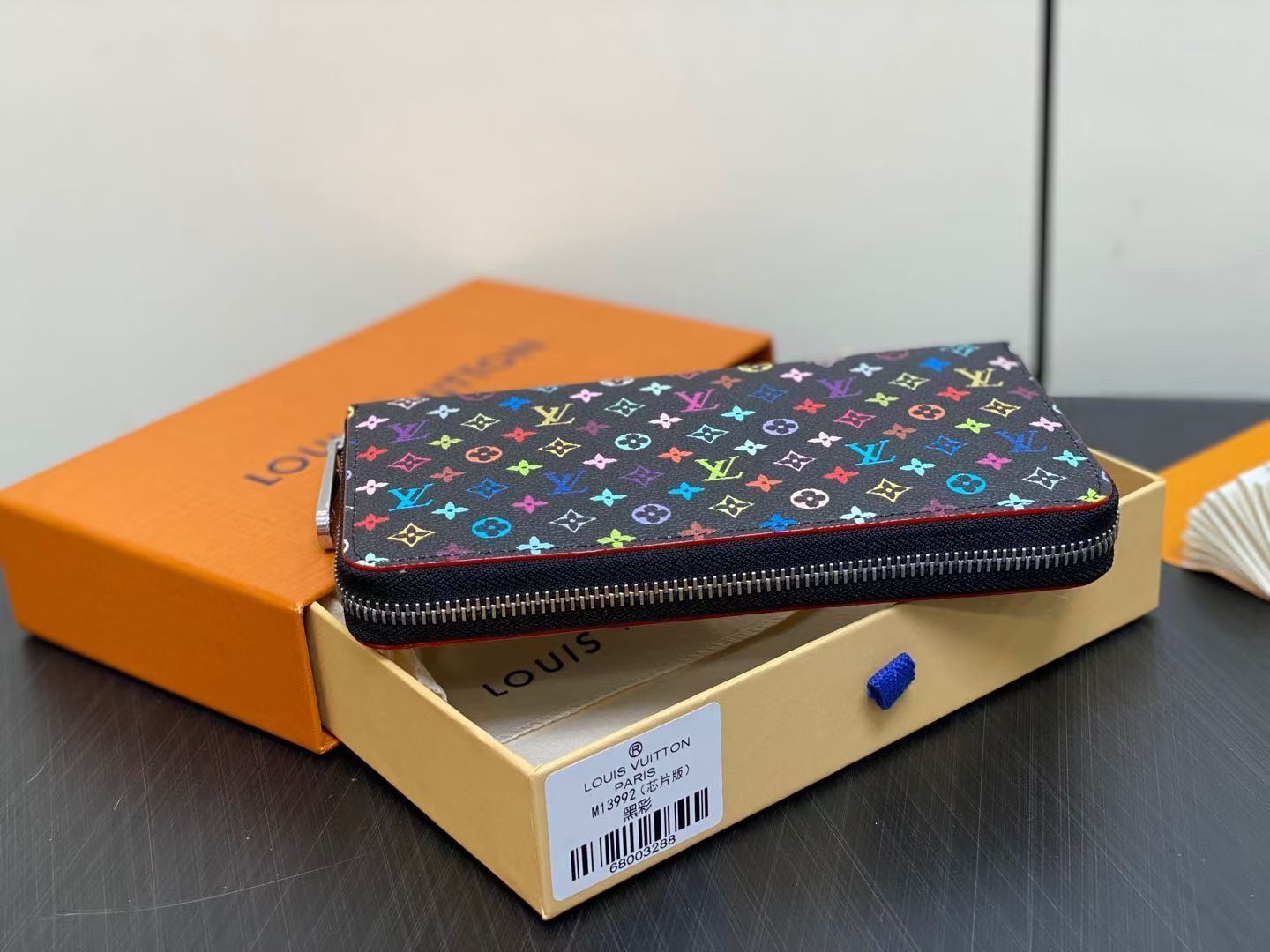 【本日限定特価】ルイヴィトン LV ジッピー ラウンドファスナーウォレット モノグラムLDプリント 19.5×10.5×2.5cm [本日特価|新品未使用品]