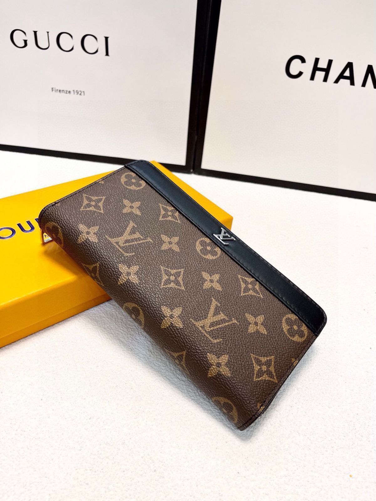 LV新型男性ハンドバッグ/財布、クレジットカードスロットに紙幣と手形を収納し、両用カードバッグ財布、[本日特価|新品未使用品]