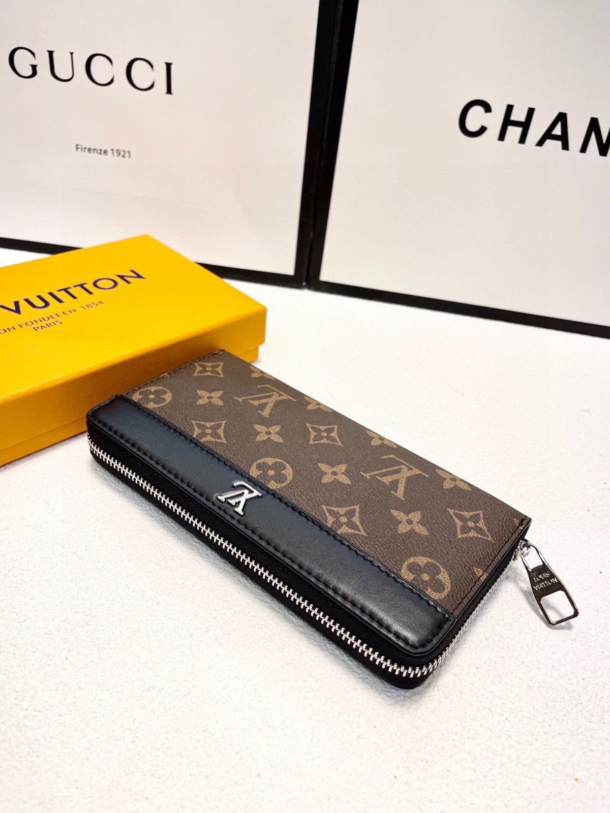 LV新型男性ハンドバッグ/財布、クレジットカードスロットに紙幣と手形を収納し、両用カードバッグ財布、[本日特価|新品未使用品]