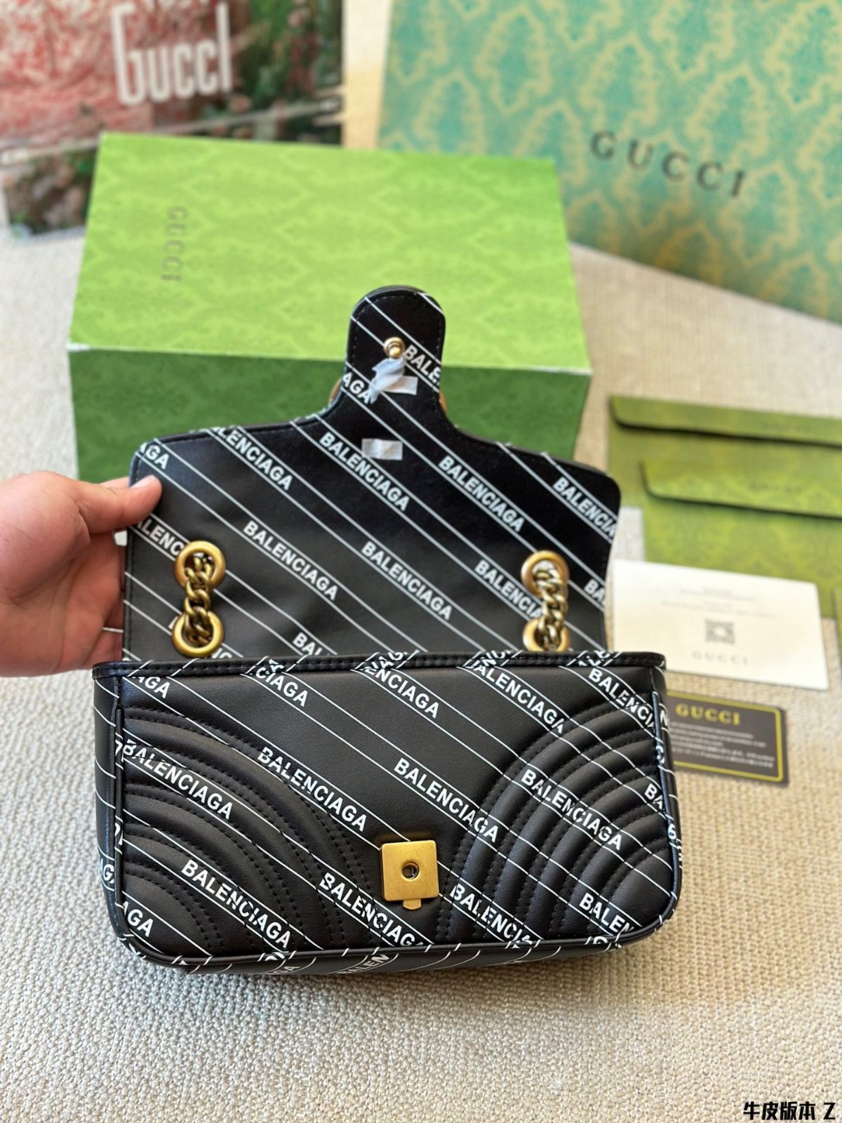 【本日限定特価】GUCCI マーモント シングルショルダーバッグ レザーバージョン 26cm 高級感あるデザイン[本日特価|新品未使用品]