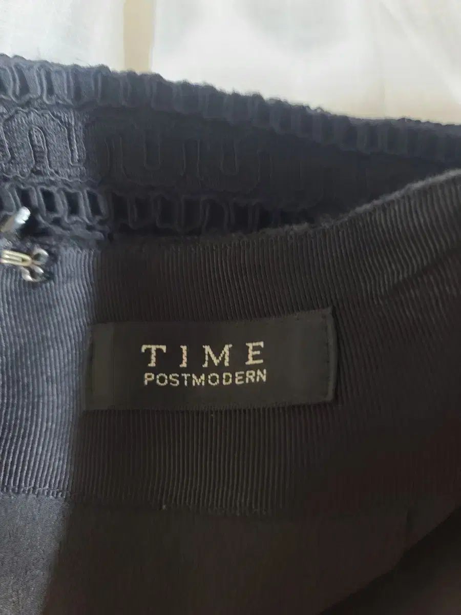 ハンサム：TIME 黒 レイ ロングスカート／傷なし、最高です