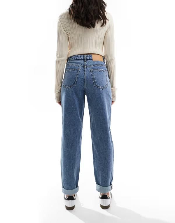エイソス レディース ボトムス デニムパンツ ジーンズ ASOS DESIGN relaxed mom jeans in mid MID BLUE ブルー