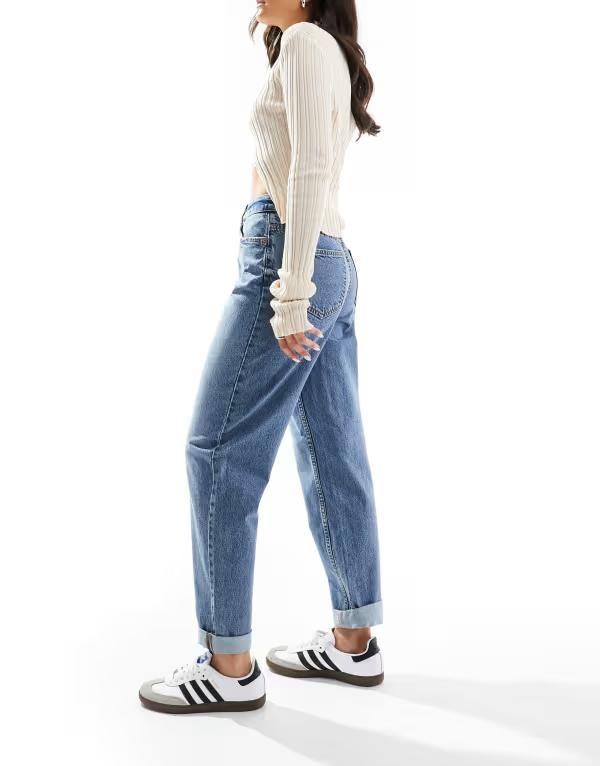エイソス レディース ボトムス デニムパンツ ジーンズ ASOS DESIGN relaxed mom jeans in mid MID BLUE ブルー