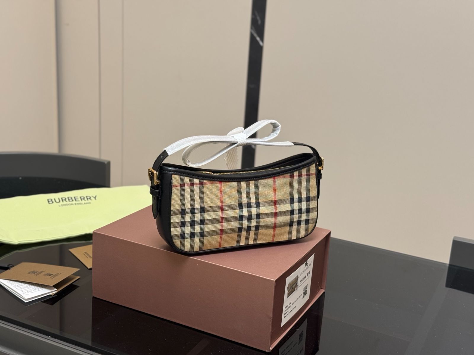 【今日特価】Burberry ヴィンテージ アームポーチ-WTO輸入2