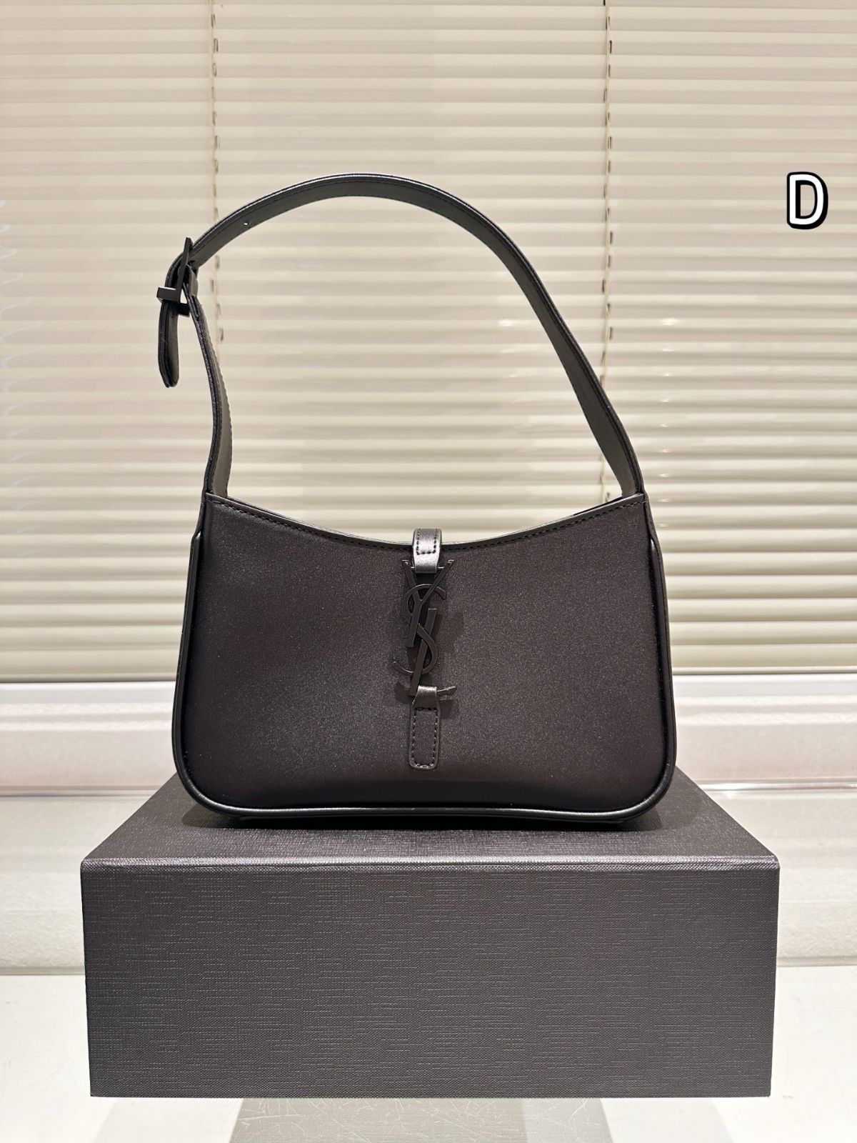 【今日特価】Cute YSL キュートイエスラン スムースレザー アリアンドバッグ-WTO輸入 【今日特価】Cute YSL キュートイエスラン スムースレザー アリアンドバッグ-WTO輸入