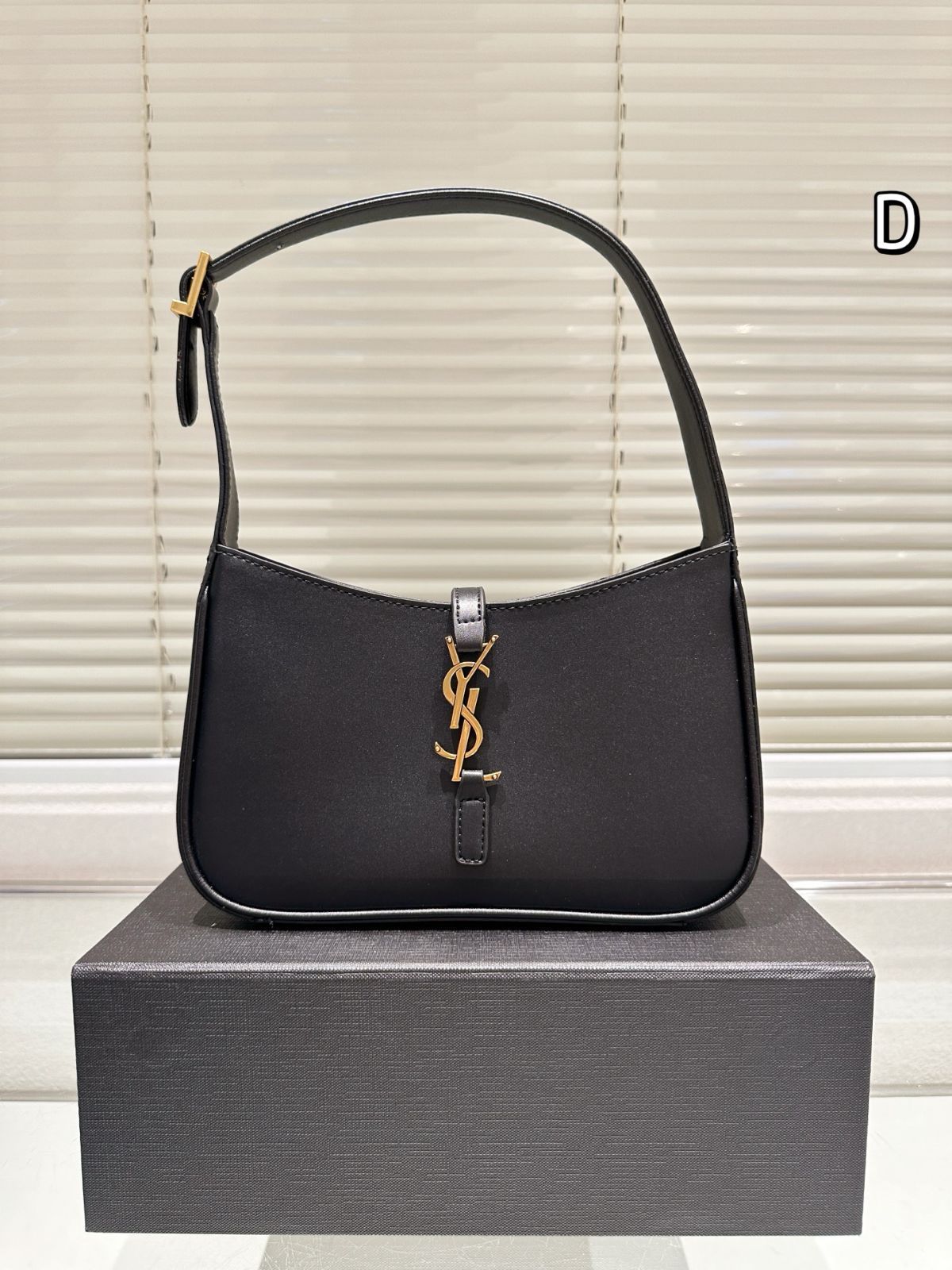 【今日特価】Cute YSL キュートイエスラン スムースレザー アリアンドバッグ-WTO輸入 【今日特価】Cute YSL キュートイエスラン スムースレザー アリアンドバッグ-WTO輸入