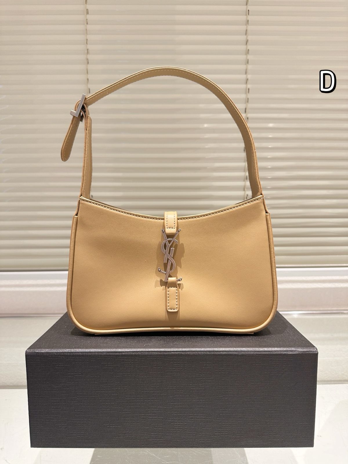 【今日特価】Cute YSL キュートイエスラン スムースレザー アリアンドバッグ-WTO輸入 【今日特価】Cute YSL キュートイエスラン スムースレザー アリアンドバッグ-WTO輸入