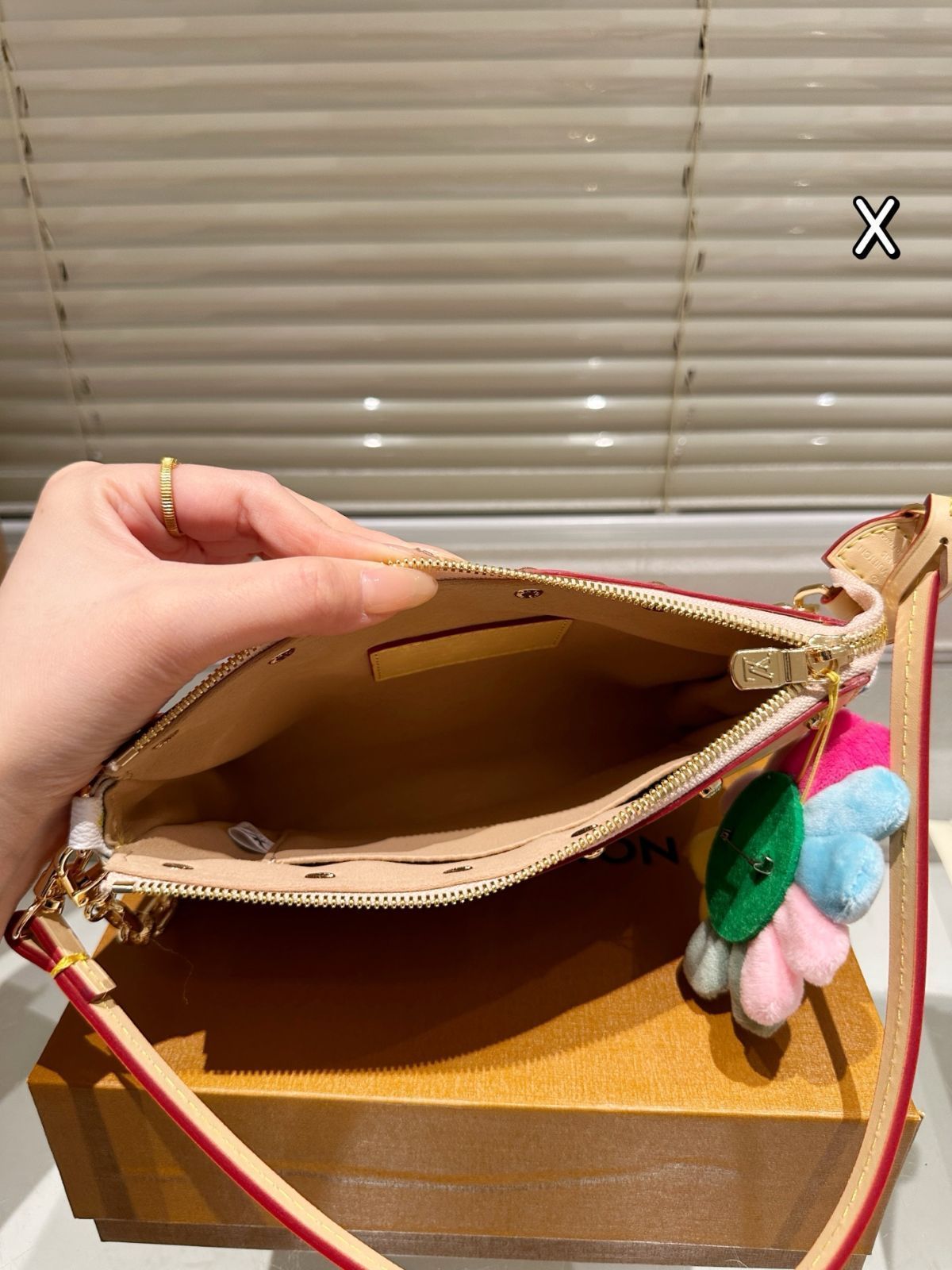 【今日特価】LV x Takashi Murakami Pillow Bag ルイ・ヴィトン 村上隆 ピロー バッグ-WTO輸入3 【今日特価】LV x Takashi Murakami Pillow Bag ルイ・ヴィトン 村上隆 ピロー バッグ-WTO輸入3