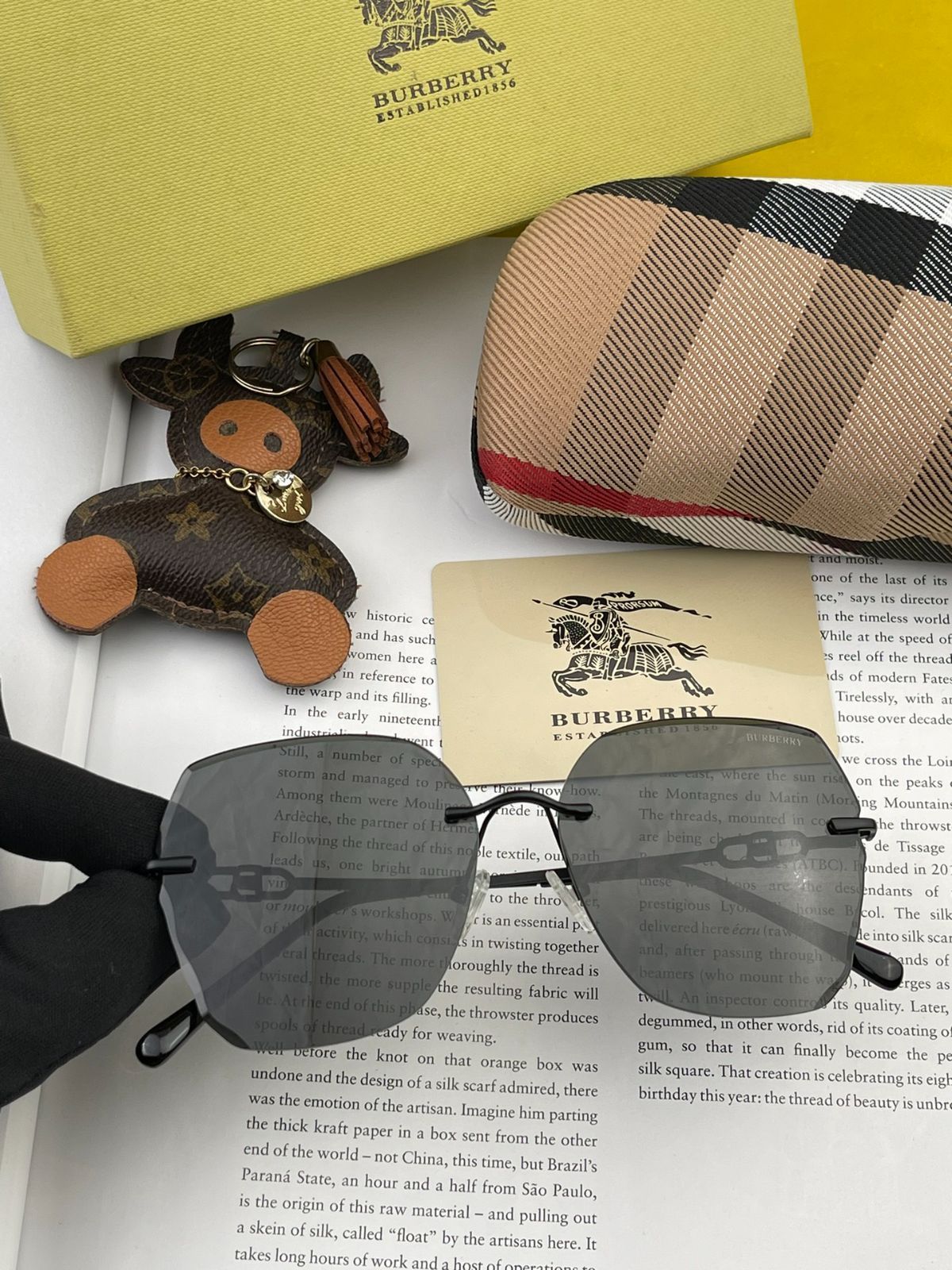 【Burberry 今日限定特価！】バーバリー クラシックデザイン サングラス B0731 -WTO輸入1