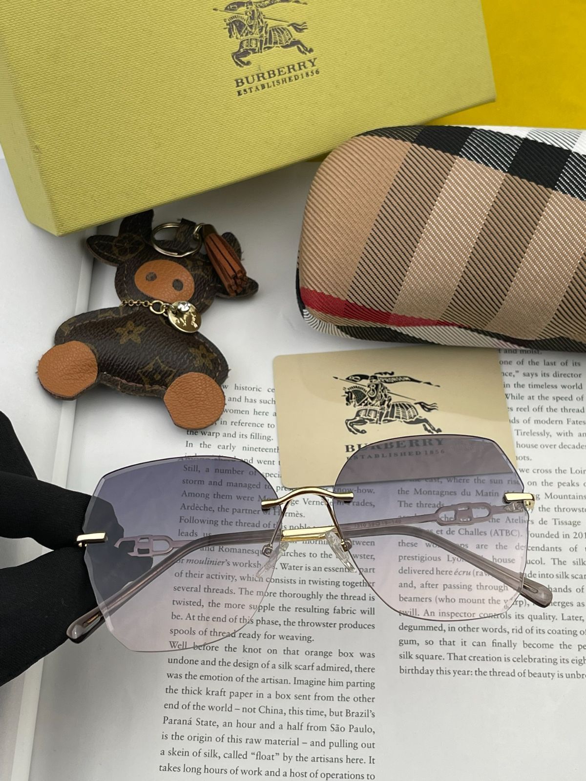 【Burberry 今日限定特価！】バーバリー クラシックデザイン サングラス B0731 -WTO輸入1
