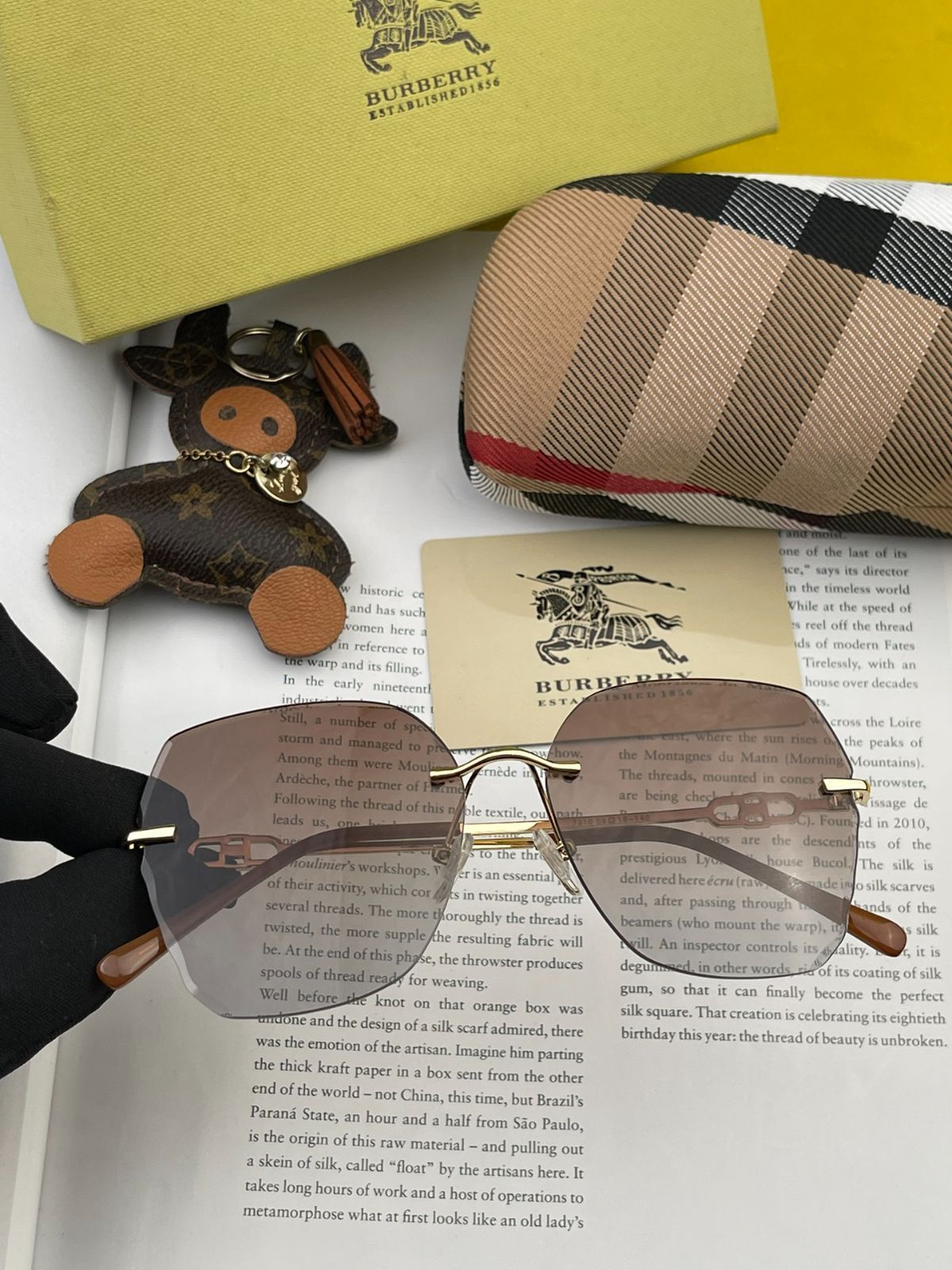【Burberry 今日限定特価！】バーバリー クラシックデザイン サングラス B0731 -WTO輸入1