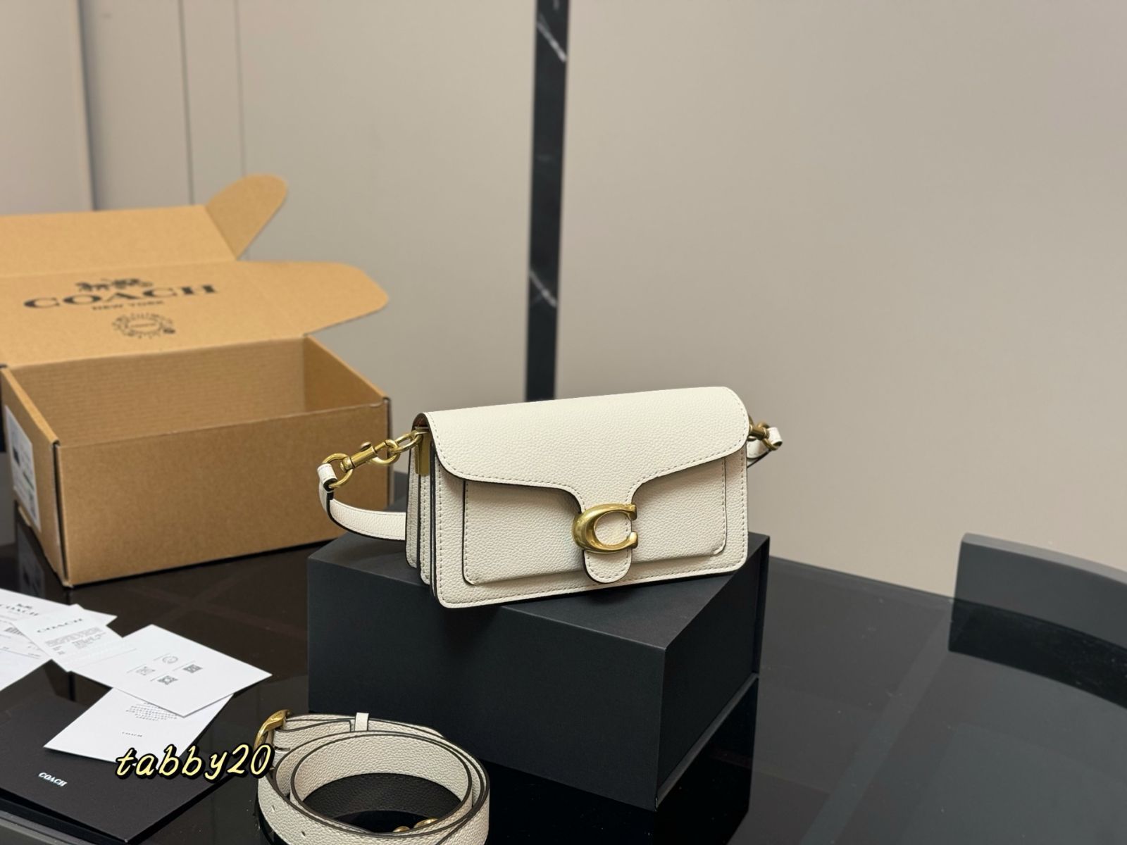 【今日特価】Coach Tabby 20 Mini Bag（ホワイト）Elegant Design-WTO輸入