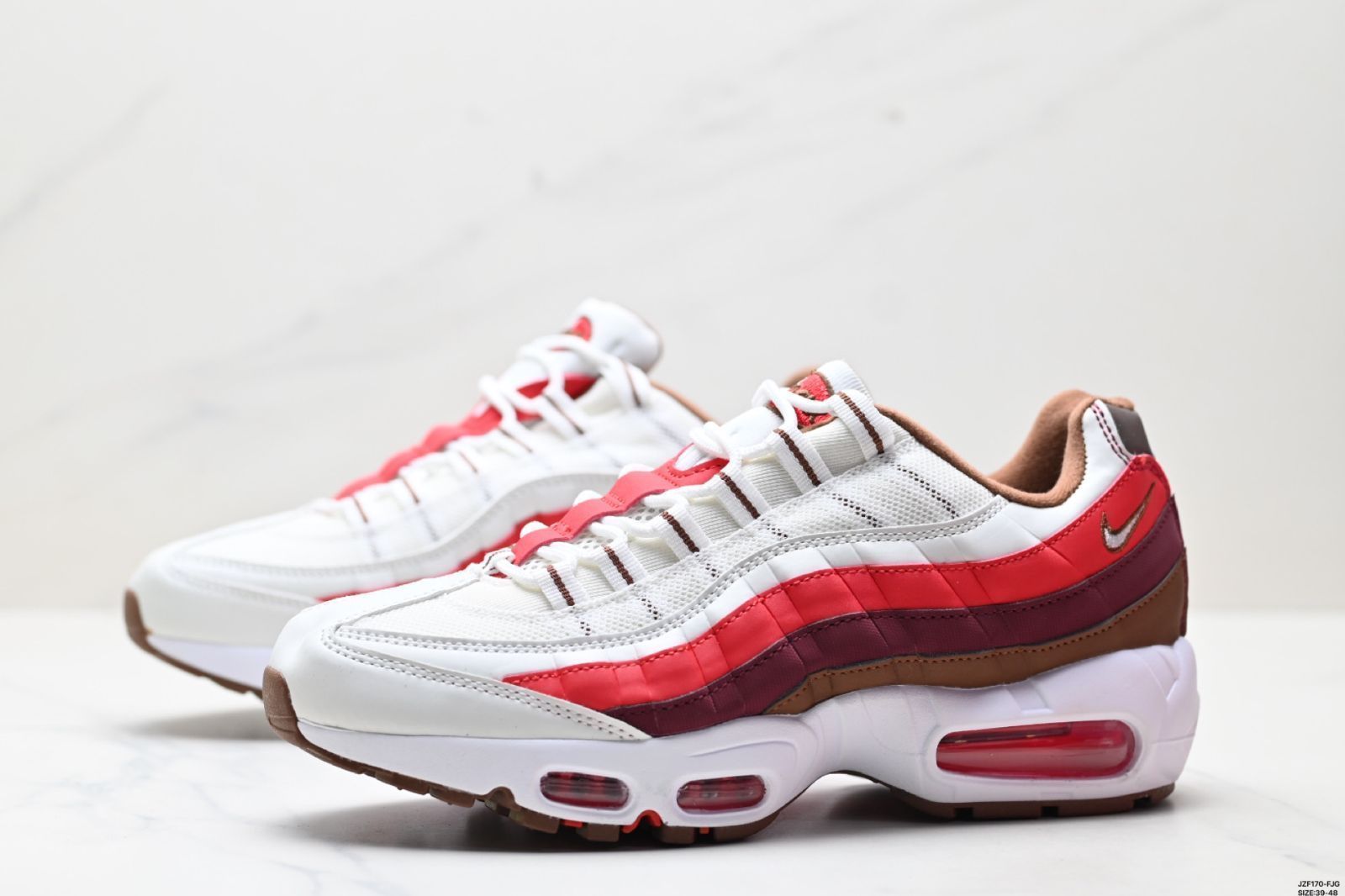 【今日特価】NIKE AIR MAX 95 TT 送料無料 在庫限定セール価格! 復古ランニング エアクッション マルチユーススニーカー 【今日特価】NIKE AIR MAX 95 TT 送料無料 在庫限定セール価格! 復古ランニング エアクッション マルチユーススニーカー