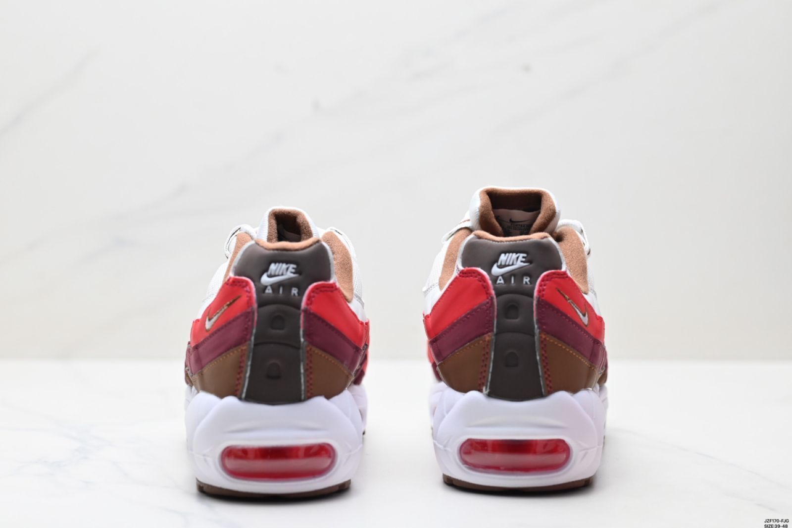 【今日特価】NIKE AIR MAX 95 TT 送料無料 在庫限定セール価格! 復古ランニング エアクッション マルチユーススニーカー 【今日特価】NIKE AIR MAX 95 TT 送料無料 在庫限定セール価格! 復古ランニング エアクッション マルチユーススニーカー