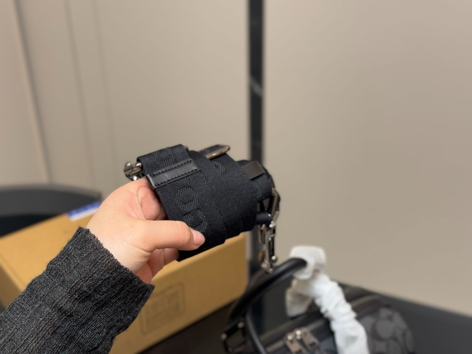 【今日特価】COACH Gotham ピローバッグ ブラックモノグラム-WTO輸入2