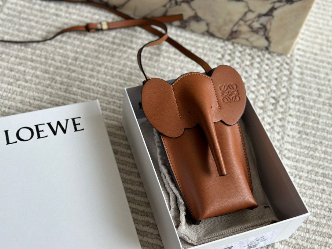 【今日特価】LOEWE Elephant Phone Bag（ロエベ エレファント フォンバッグ）