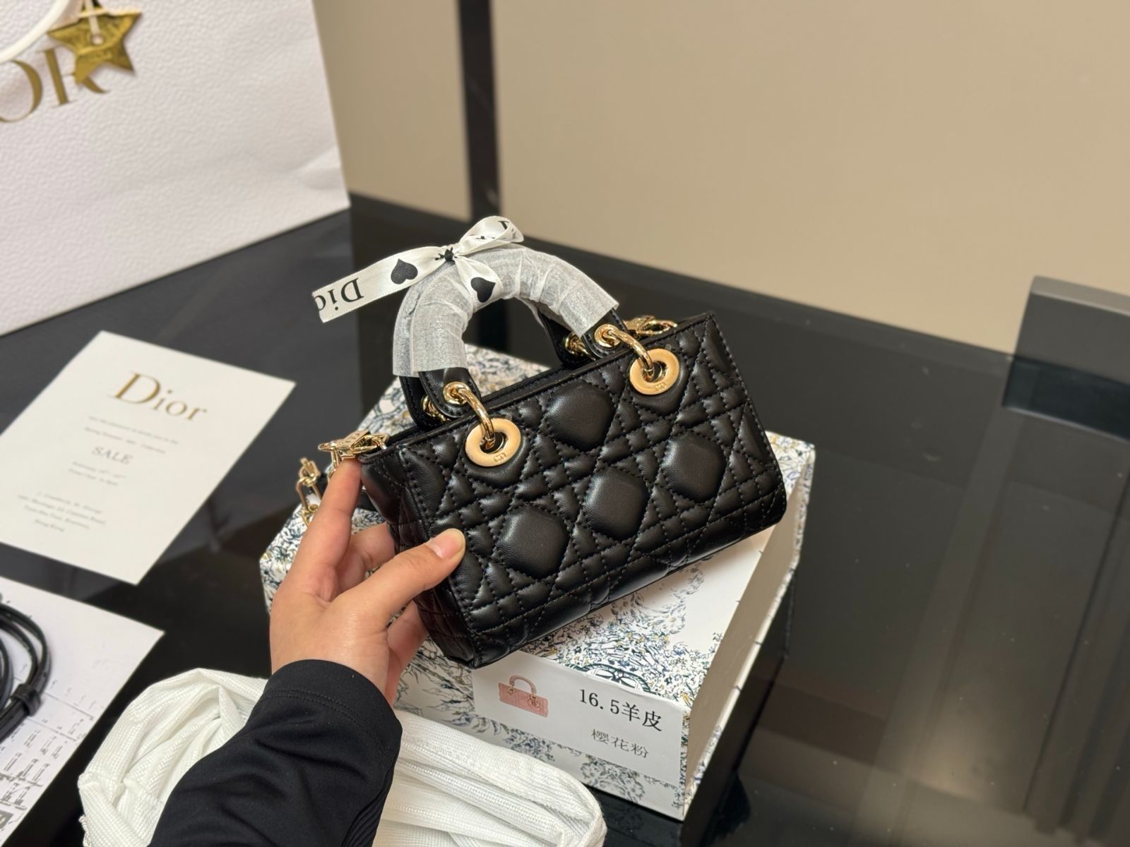 Dior(ディオール)Lady 羊革紋 横型デイオールバッグ Dior(ディオール)Lady 羊革紋 横型デイオールバッグ
