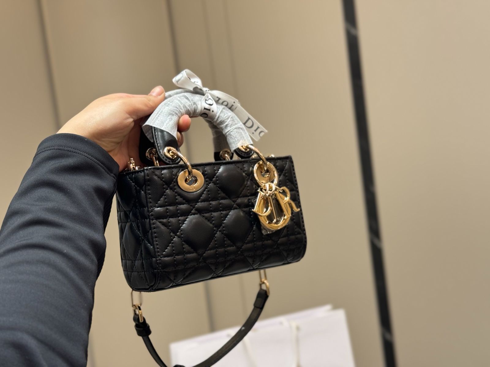 Dior(ディオール)Lady 羊革紋 横型デイオールバッグ Dior(ディオール)Lady 羊革紋 横型デイオールバッグ