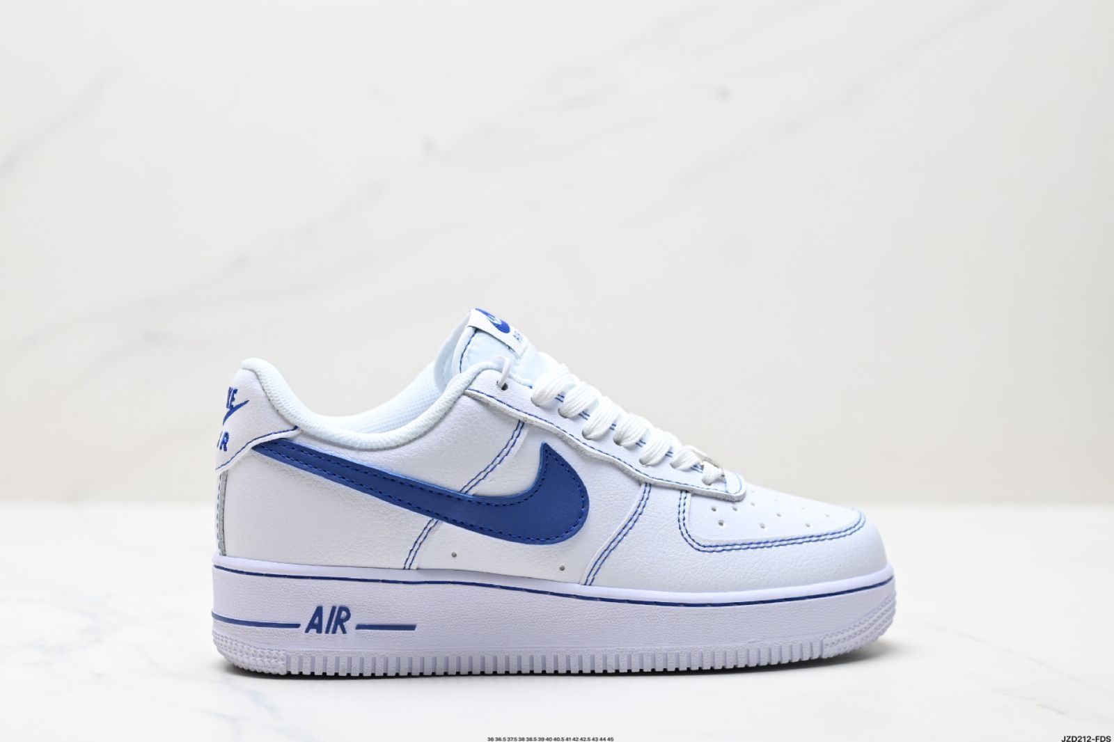 ナイキ エア フォース 1 '07 Air Force 1 07 ロートップのユニバーサルなレジャースポーツスケートシューズ