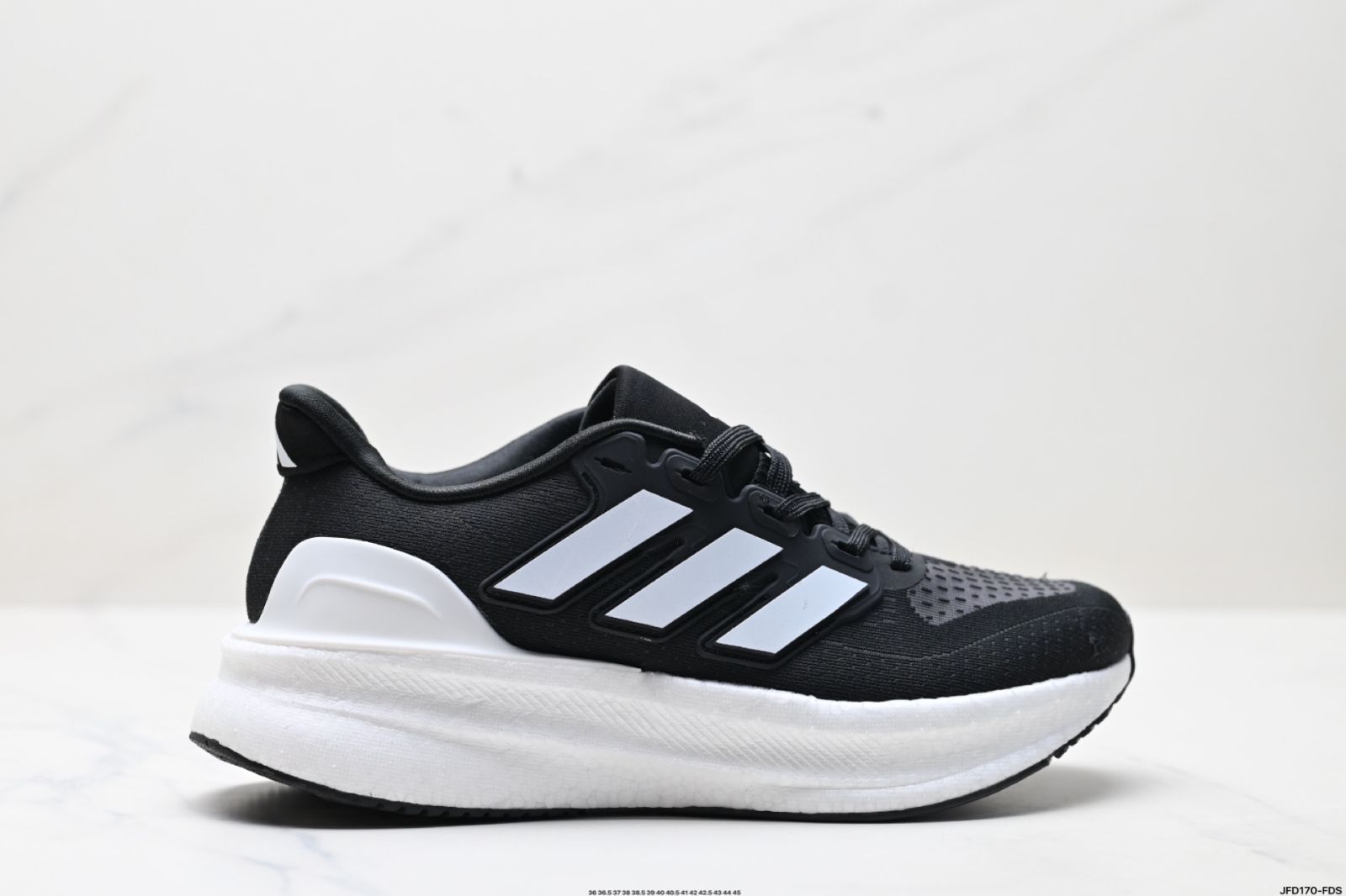 Adidasアディダス メンズ ウルトララン 5 ランニングシューズ