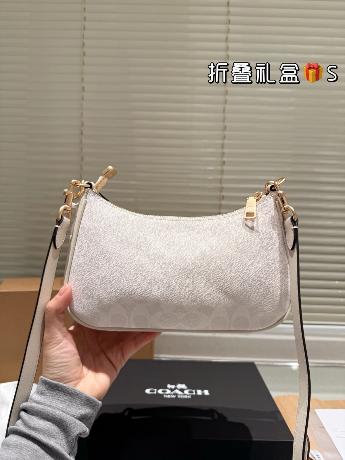【今日特価】COACH クーチ アームピッチャー マージャン バッグ with ロングショルダー