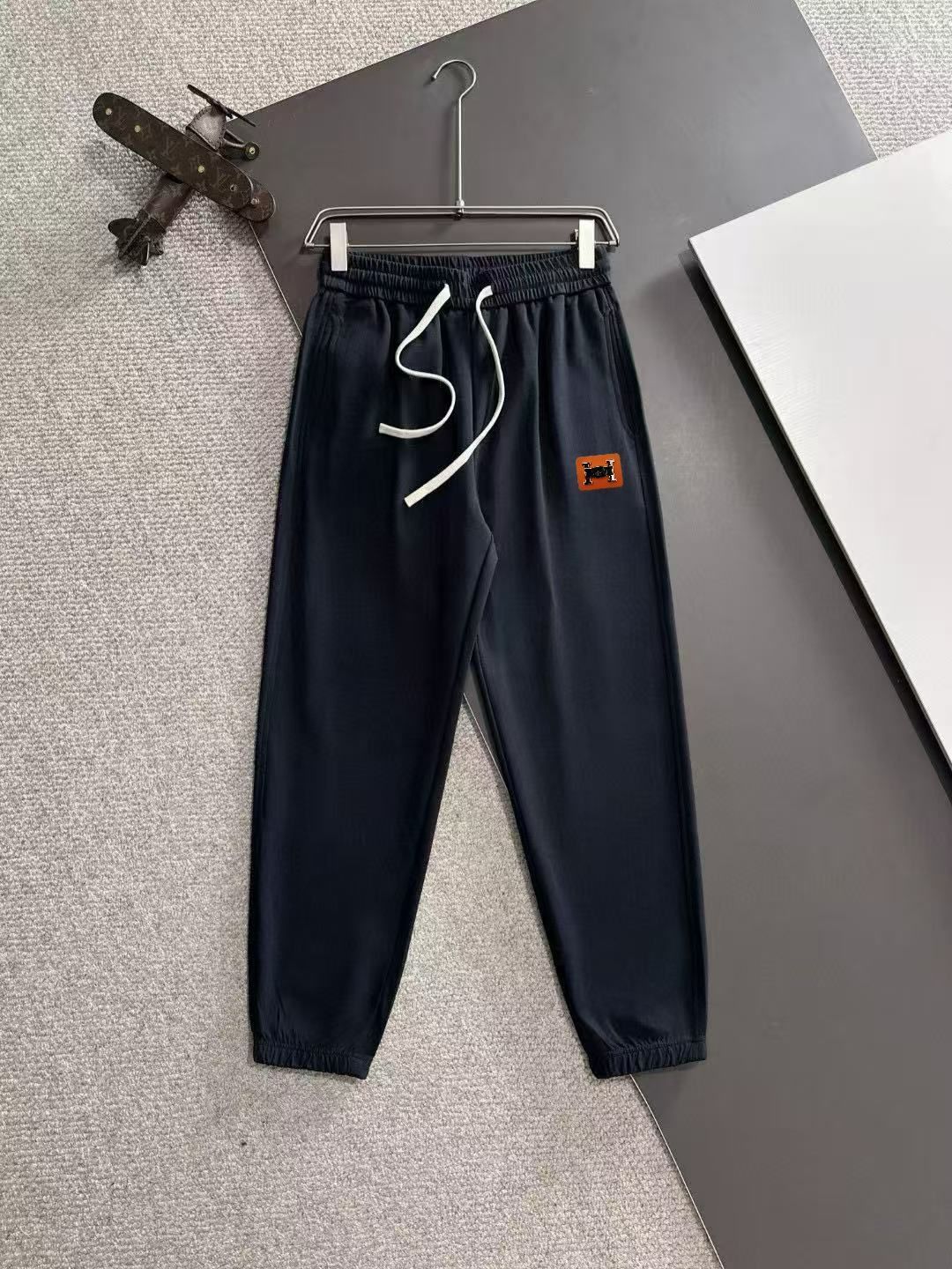 【今日特価】HERM?S 2025SS ロゴ カジュアルパンツ