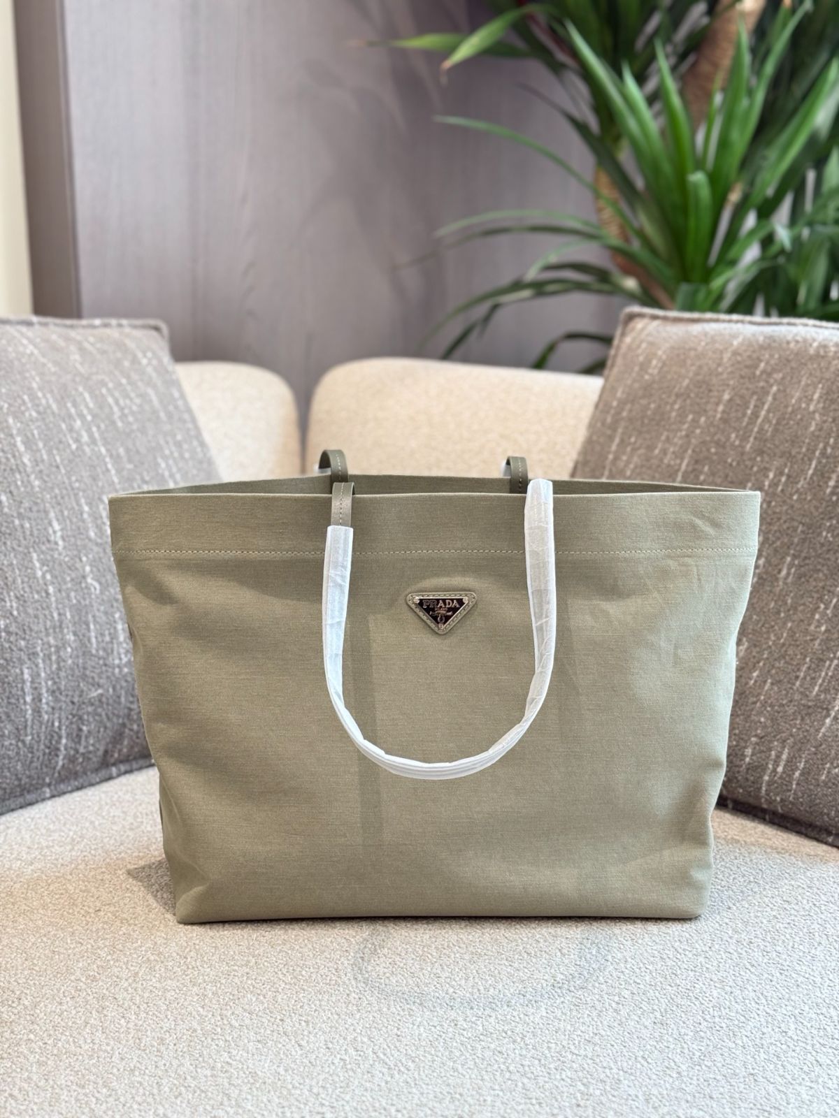 【今日特価】Prada デニム ショッピングバッグ マッチグリーン（38×30cm）