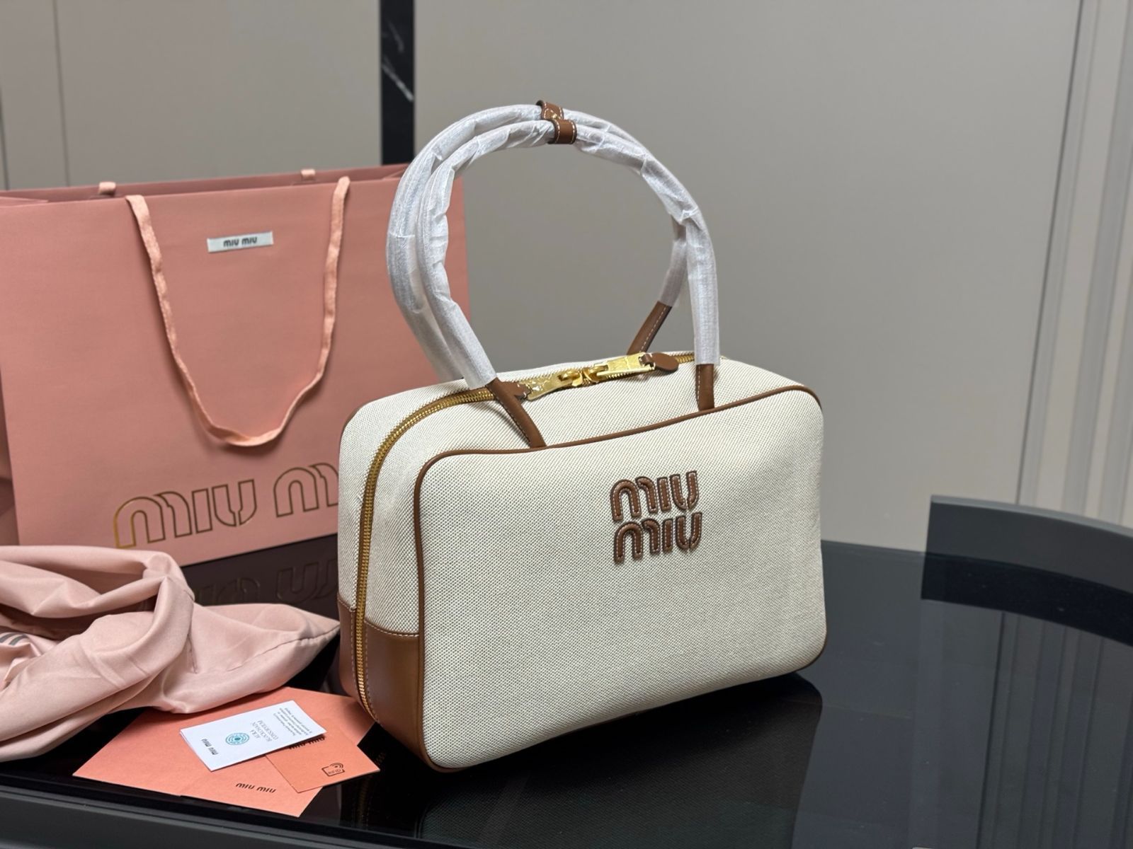 【今日特価】miumiu ボウリングバッグ / キャンバスオフィスバッグ（35×22cm）