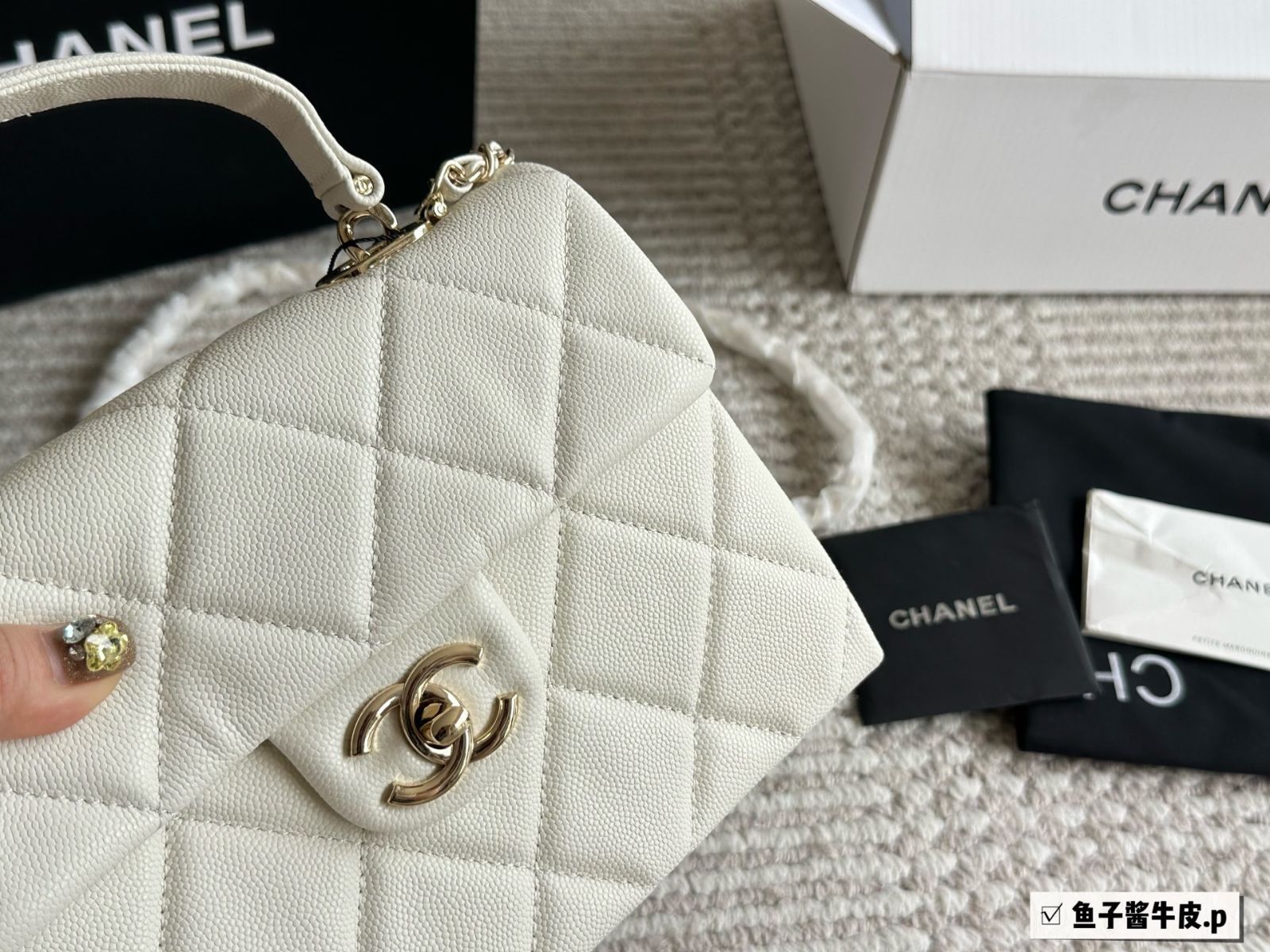 【今日特価】Chanel 24P Kelly ヴィンテージ ハンドバッグ（サイズ：21×15cm）