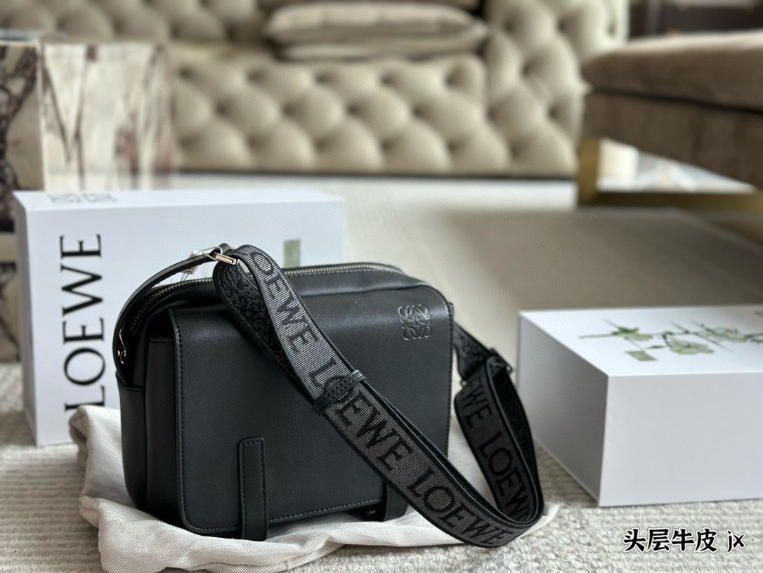【今日特価】LOEWE Military メンズメッセンジャーバッグ 幅広肩ベルトプリントフラップ