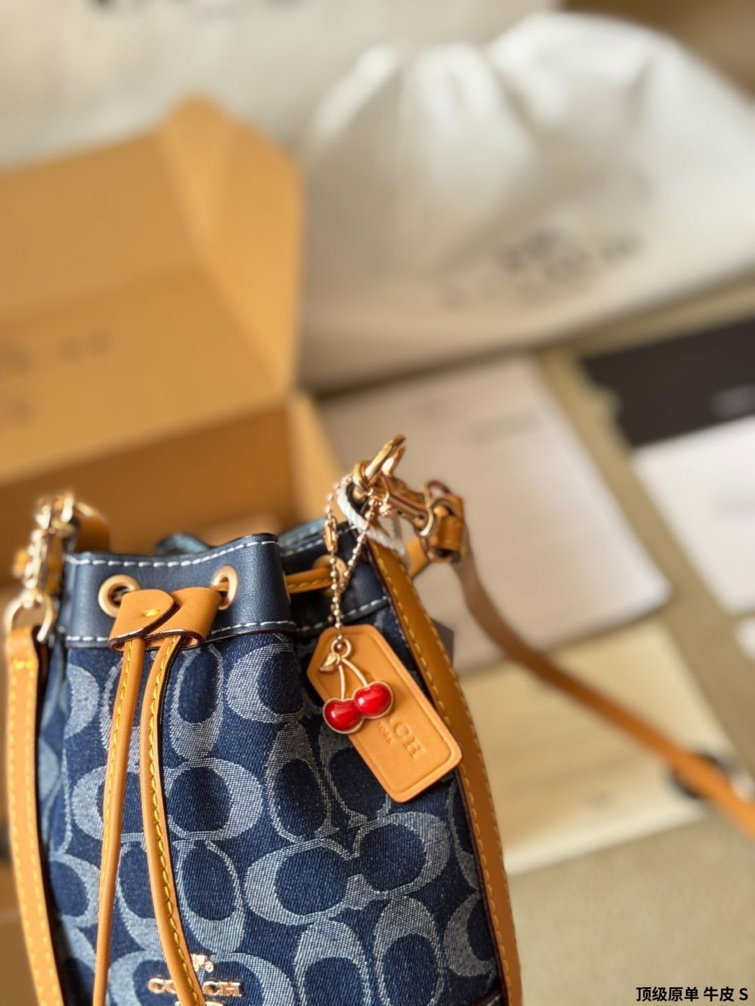 COACH デンプシー ミニバケットバッグ ? 14×16.5×9cm [本日特価|新品未使用品]