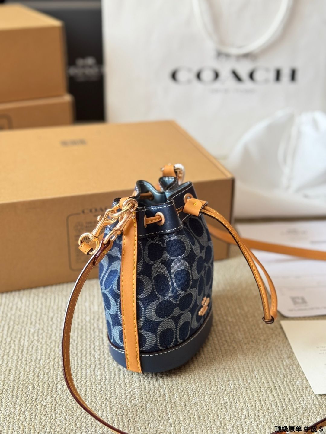 COACH デンプシー ミニバケットバッグ ? 14×16.5×9cm [本日特価|新品未使用品]