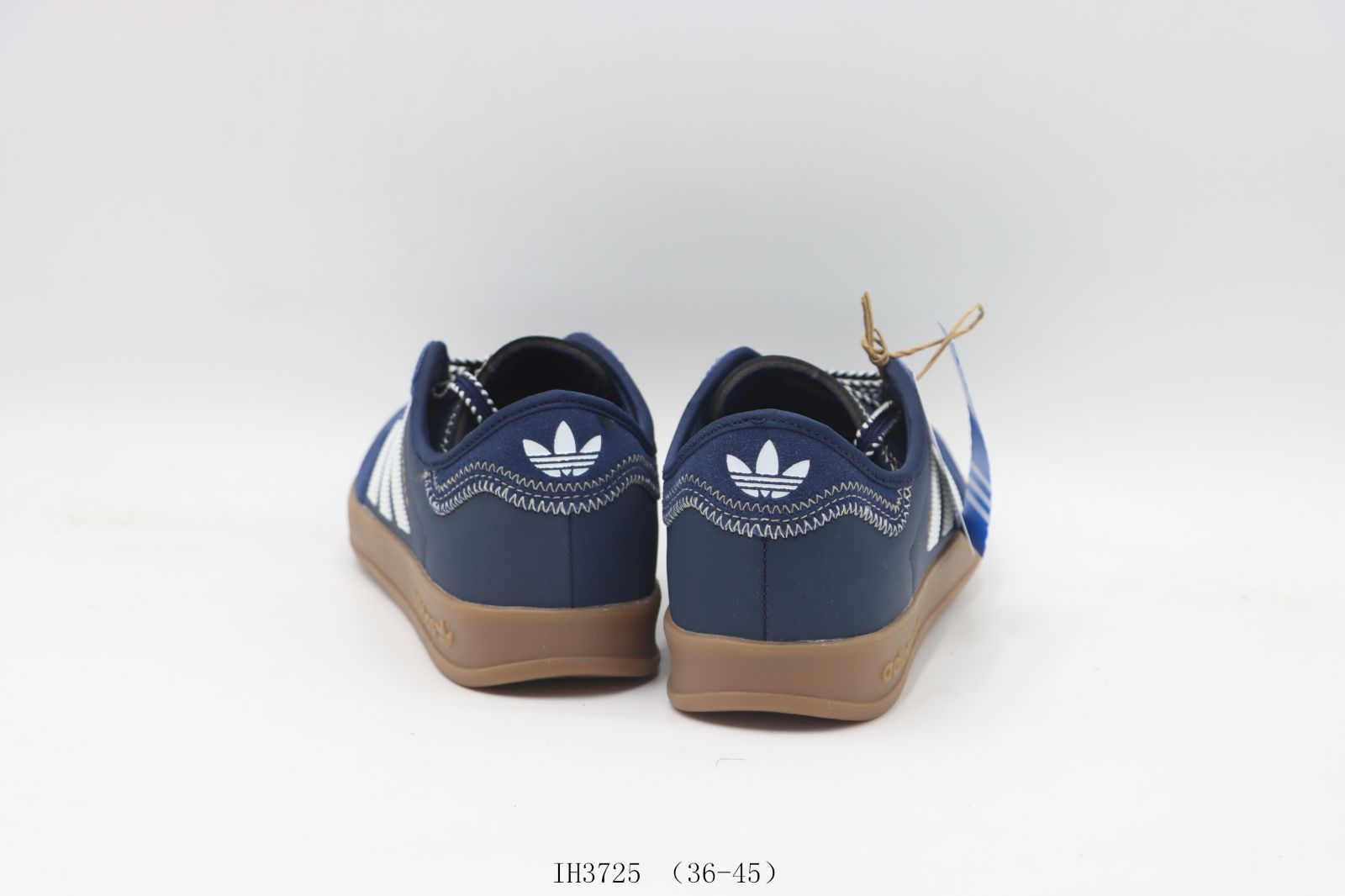 【今日特価】アディダス Adidas スケートシューズ IH3725 ダークブルー 【今日特価】アディダス Adidas スケートシューズ IH3725 ダークブルー