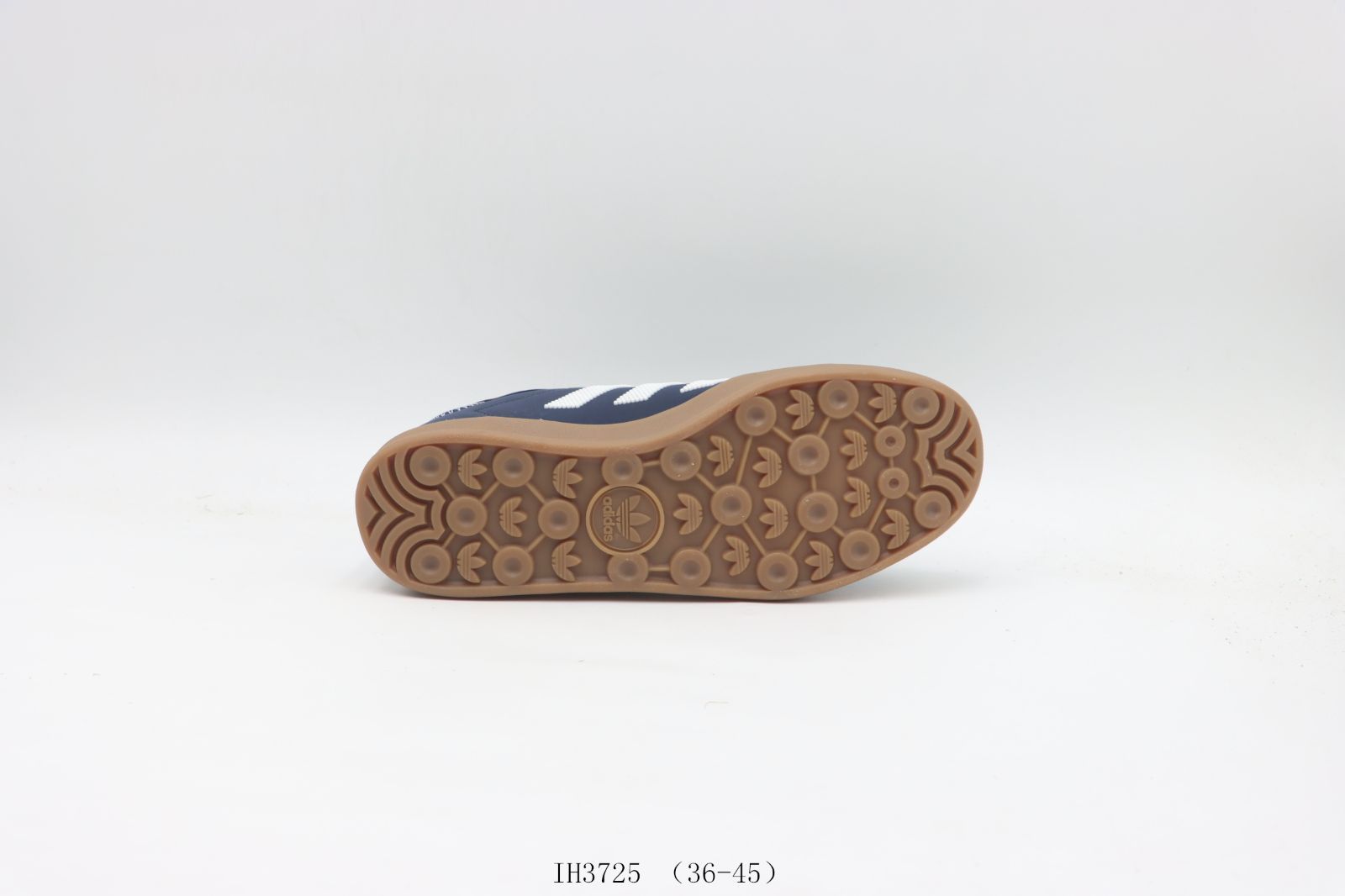 【今日特価】アディダス Adidas スケートシューズ IH3725 ダークブルー 【今日特価】アディダス Adidas スケートシューズ IH3725 ダークブルー