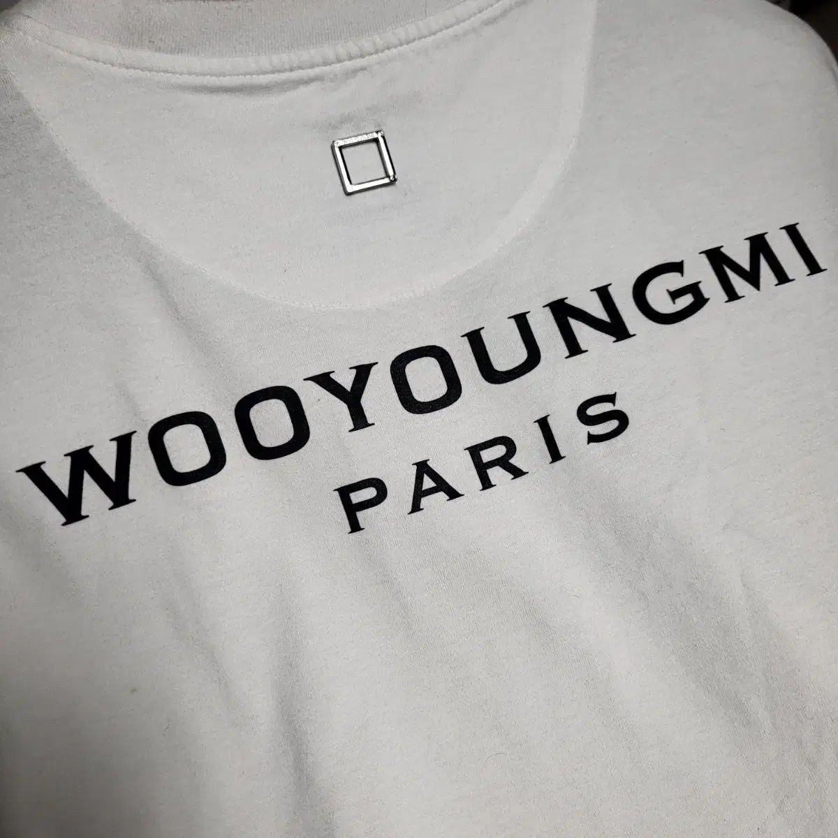 新モデル 52 / 25SS ウーヨンミ(WOOYOUNG) バックロゴ 半袖Tシャツ