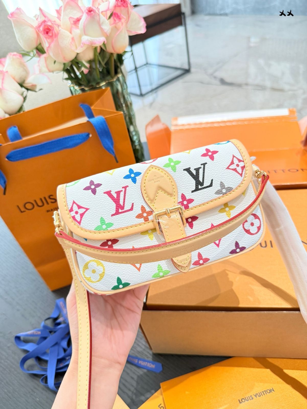 今日特価】Louis Vuitton x Takashi Murakami Nano Diane White 
