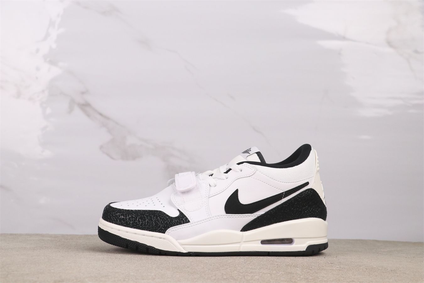 【今日特価】Air Jordan FQ7827-110 ブラックホワイトパンダ