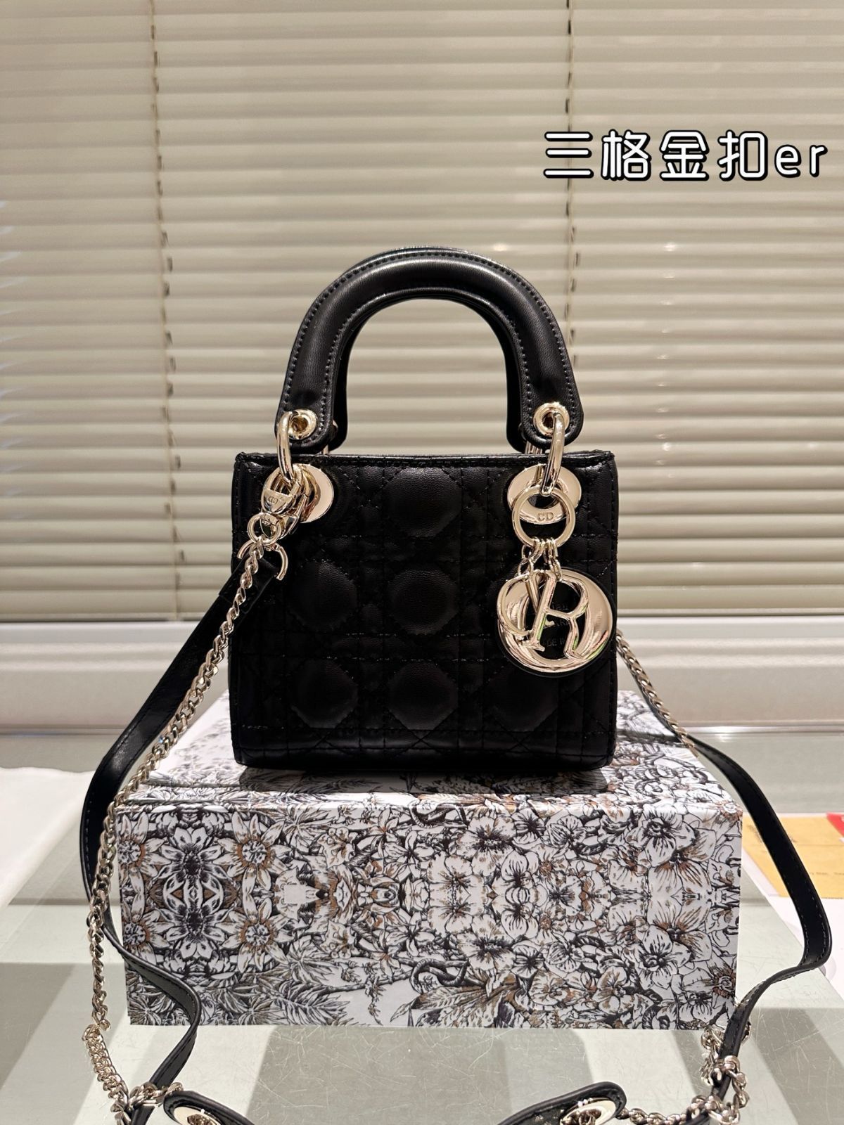 【今日特価】Dior Lady Dior Lambskin Bag with Foldable Gift Box - ディオール レディー ディオール ラムスキン バッグ フォールダブル ギフトボックス付