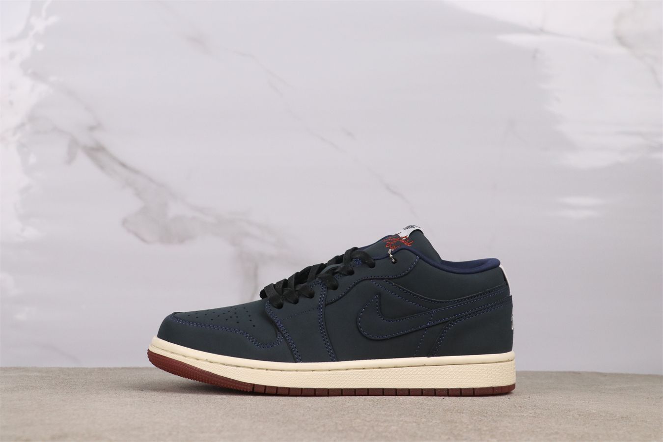 【今日特価】エアジョーダン Air Jordan AJ1 ダークブルー Dark Blue DV1759-448-MM輸入
